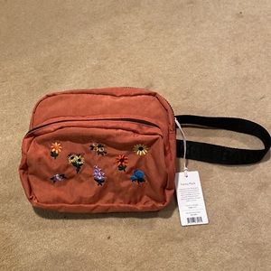 NWT Baggu Fannypack in Rhubarb Ditsy Floral